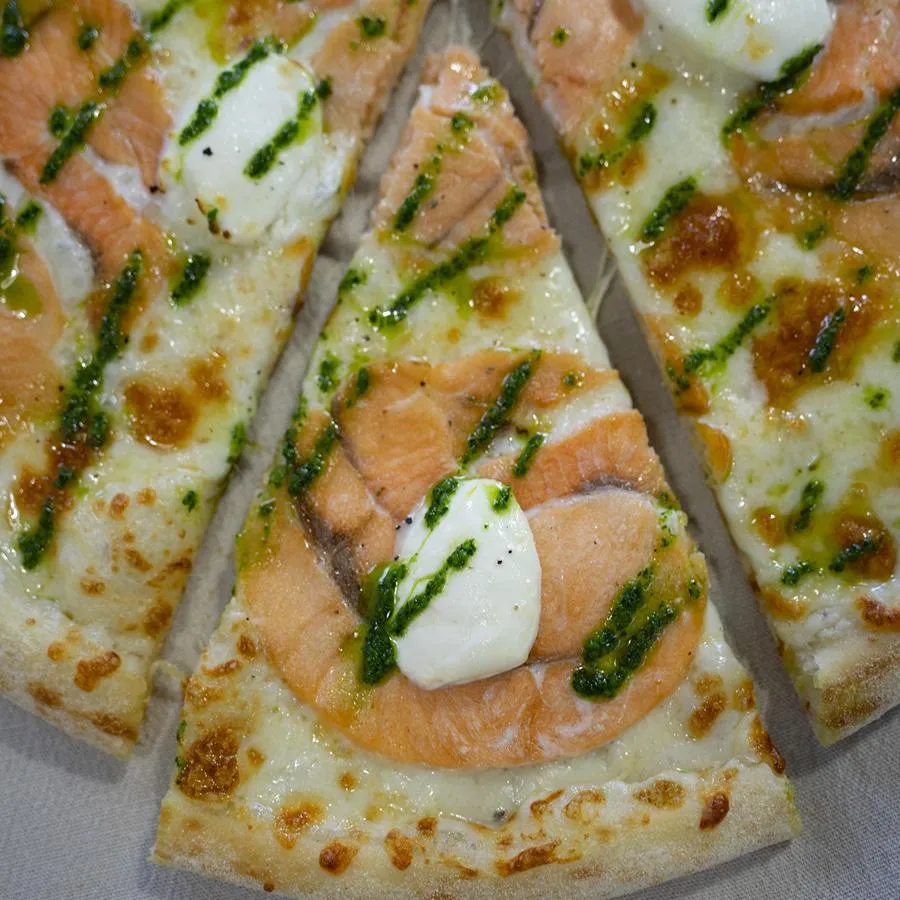 Пицца Лосось с сыром Маскарпоне 